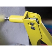 B/SPOT  HAND RIVET GUN + 60 RIVETS         09101