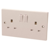 DENCON  SWITCHED SOCKET 13A 2 GANG