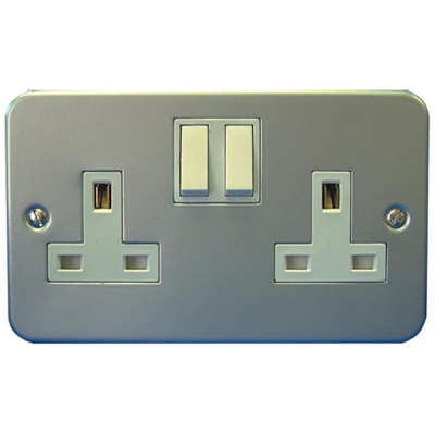 LYVIA   4439NB METACLAD SWITCHED SOCKET 2G 13A