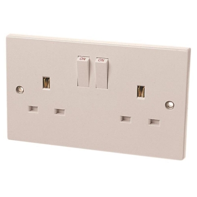 DENCON  SWITCHED SOCKET 13A 2 GANG